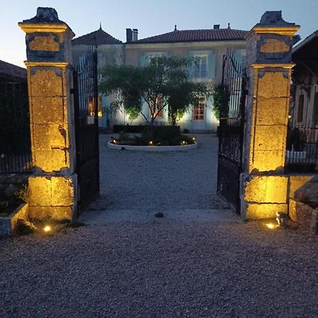 Saint-Germain-de-Confolens La Grange Terrou旅馆 外观 照片